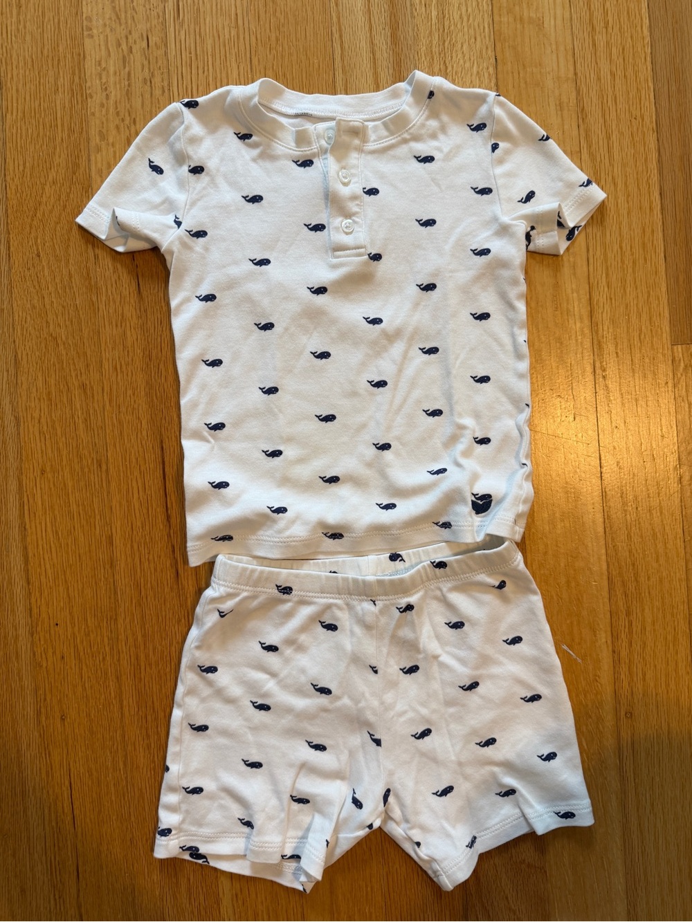 Petite Plume Toddler White Short-Sleeve Whale Print Pajama Set